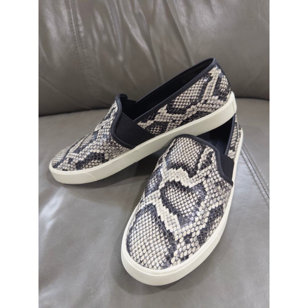 Vince Blair Slip On Sneakers Womens 8 Black Cream Snake Embossed Leather